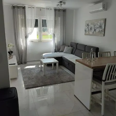 Apartman Branislava Apartment *